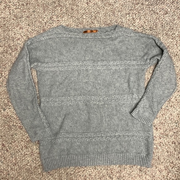 Belldini cable knit sweater - Picture 1 of 8